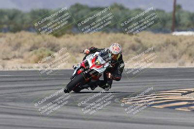 media/Oct-13-2025-Moto Forza (Mon) [[a66d839500]]/3-B Group/Session 3 (Turn 16)/